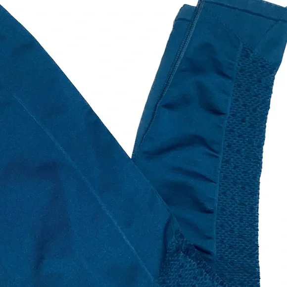 Fabletics Sync High-Waisted Perforated 7/8 Legging - Picture 7 of 13